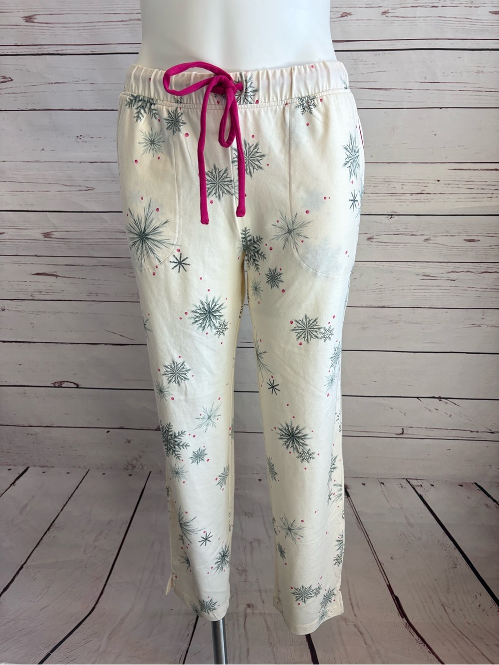 Soma Pajama Embraceable Ankle Pants Holiday Pine Snowflakes Size Small NWT